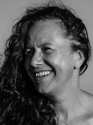 Johanna Lier, born 1962, is a Swiss writer, artist and actress. In 2018 and 2019, she spent several months on the island of Lesbos, researched at Moria refugee camp and wrote a book about this experience. Recently published: Amori. Die Inseln, 2021.